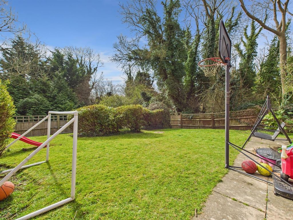 Property photo 2 of 10 Cam02885G0-Pr0336-Still014.Jpg