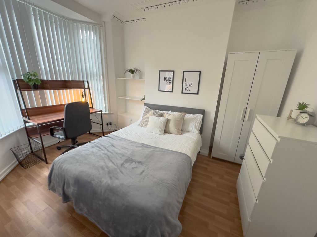 Property photo 1 of 8 4