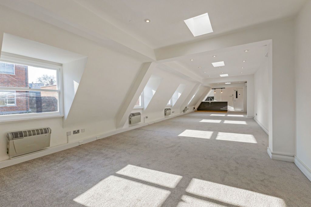 Property photo 1 of 9 Photo 7