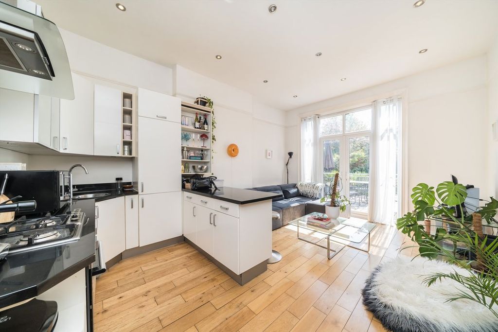 Property photo 3 of 5