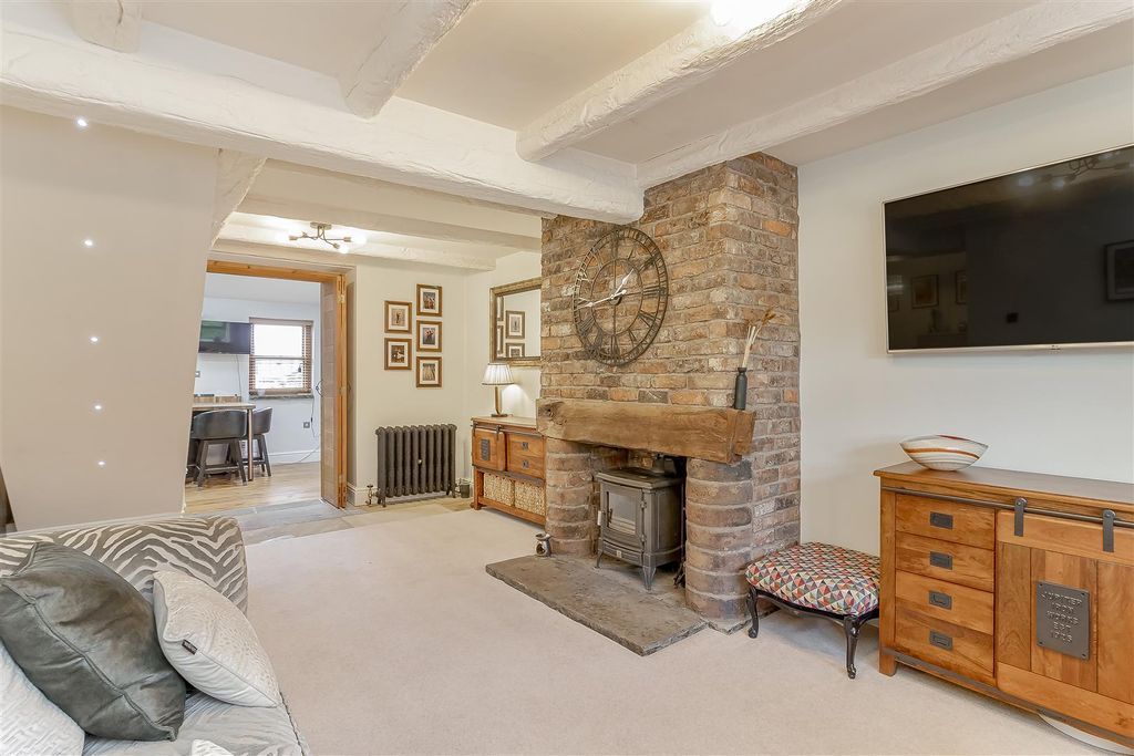 Property photo 2 of 28 Lounge - B.Jpg