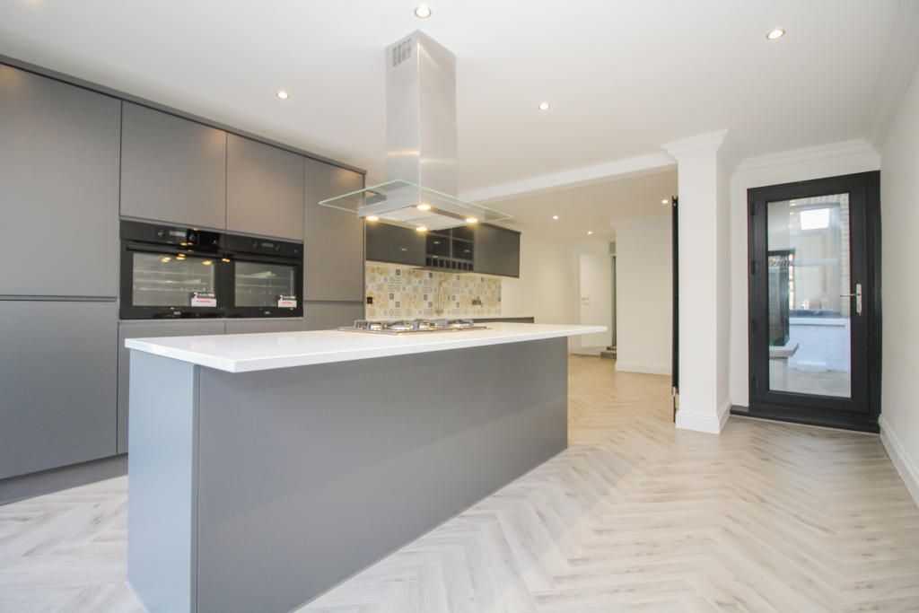 Property photo 2 of 11 Kitchen.Jpeg