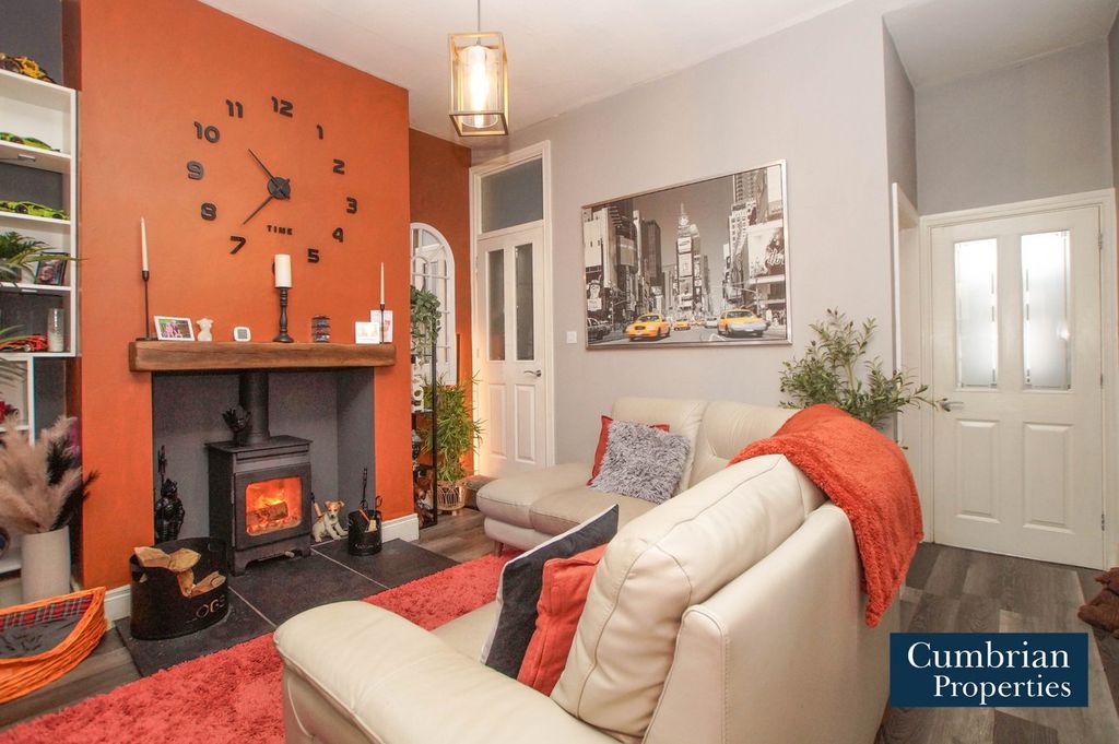 Property photo 2 of 19 Lounge