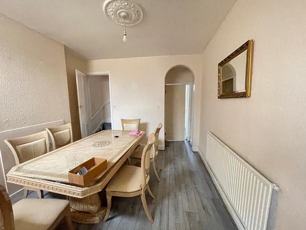 Property photo 2 of 8 4.Jpg