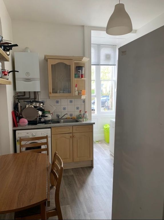 Property photo 1 of 6 A Bright And Functional Kitchenette With Ample Sto...