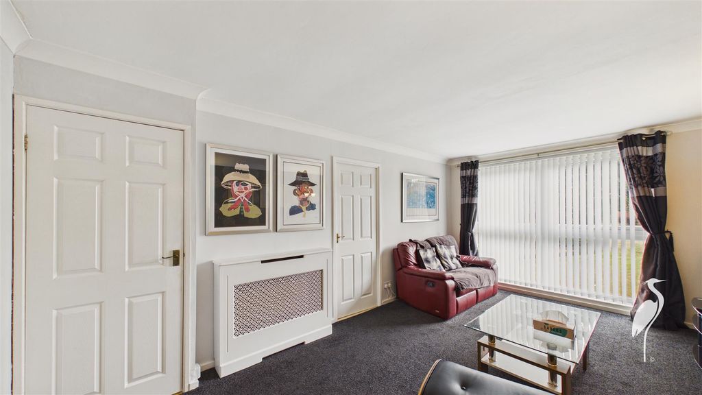 Property photo 3 of 15 Lounge