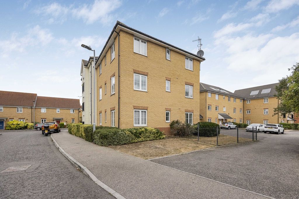 Property photo 1 of 13 7 Tulip House 3 Panyers Gardens -013