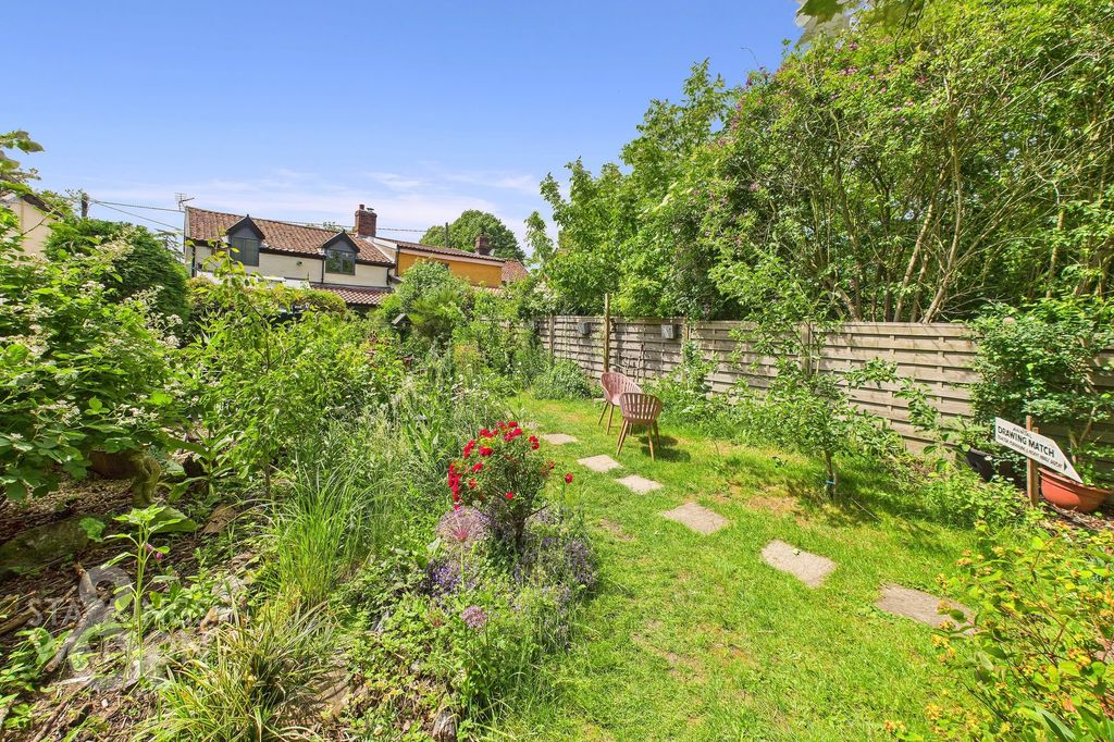 Property photo 2 of 23