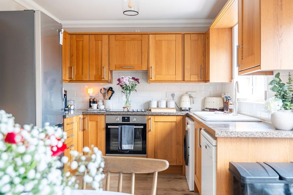 Property photo 3 of 26