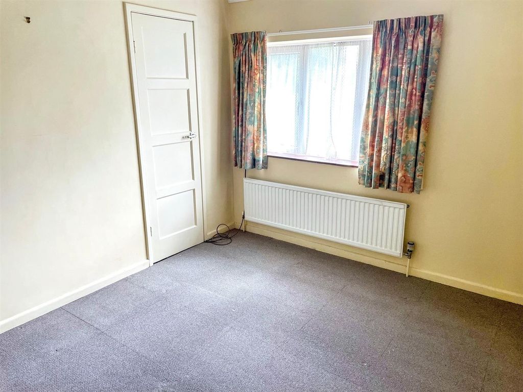Property photo 3 of 11 Bedroom