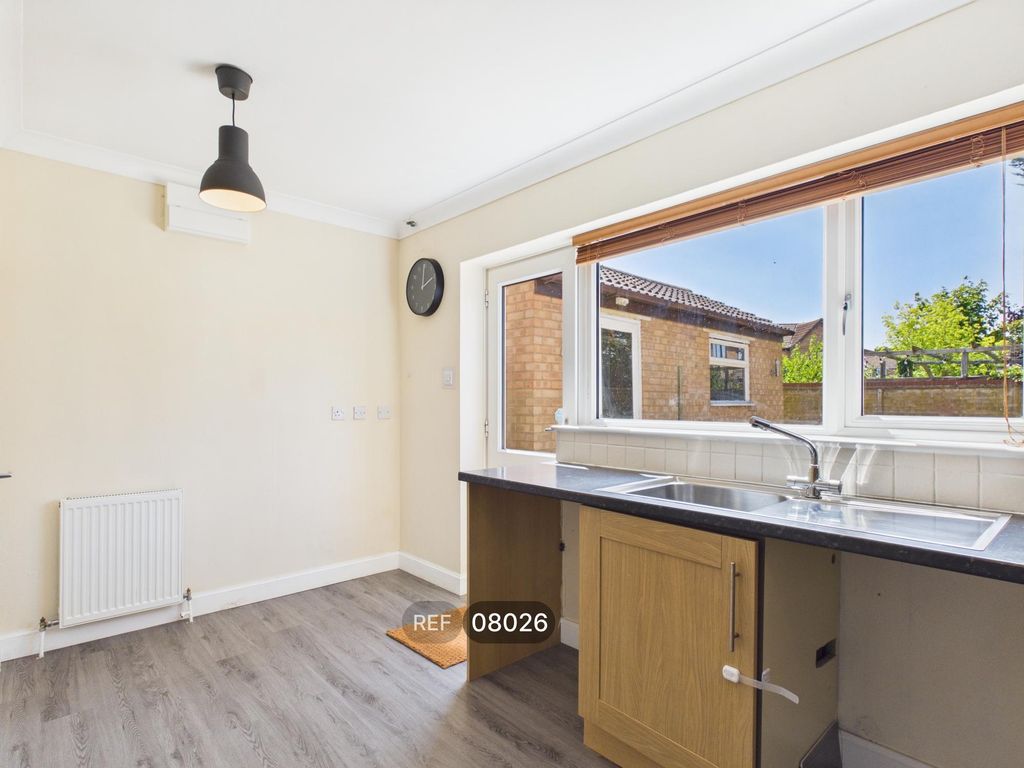 Property photo 3 of 13 Kitchen