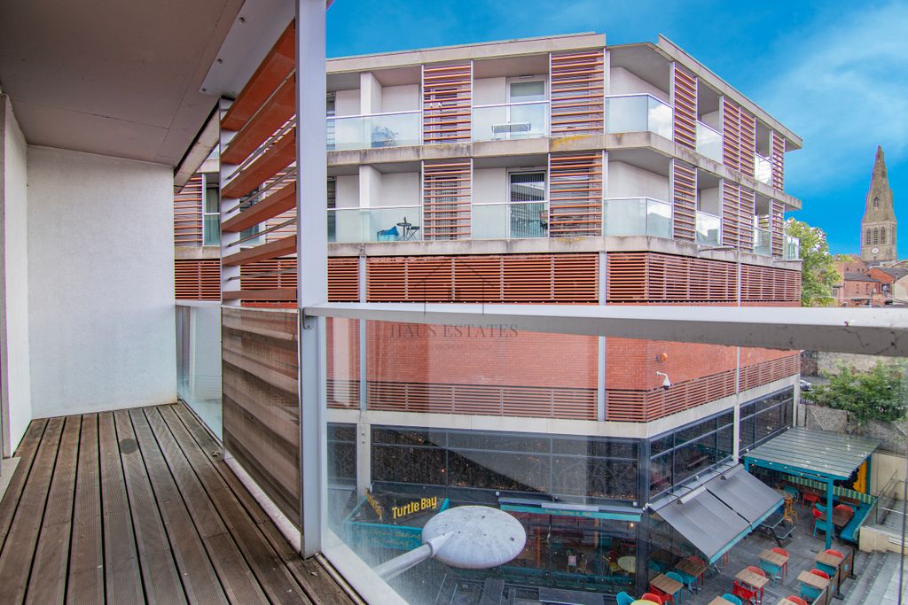 Property photo 3 of 11 Balcony