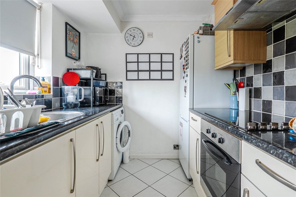 Property photo 3 of 8 Picture No. 05
