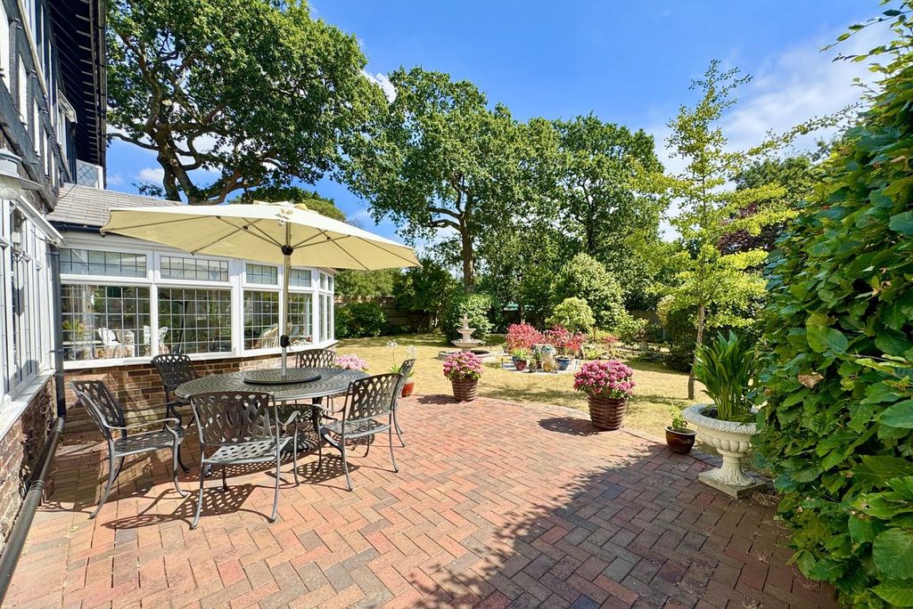Property photo 3 of 33