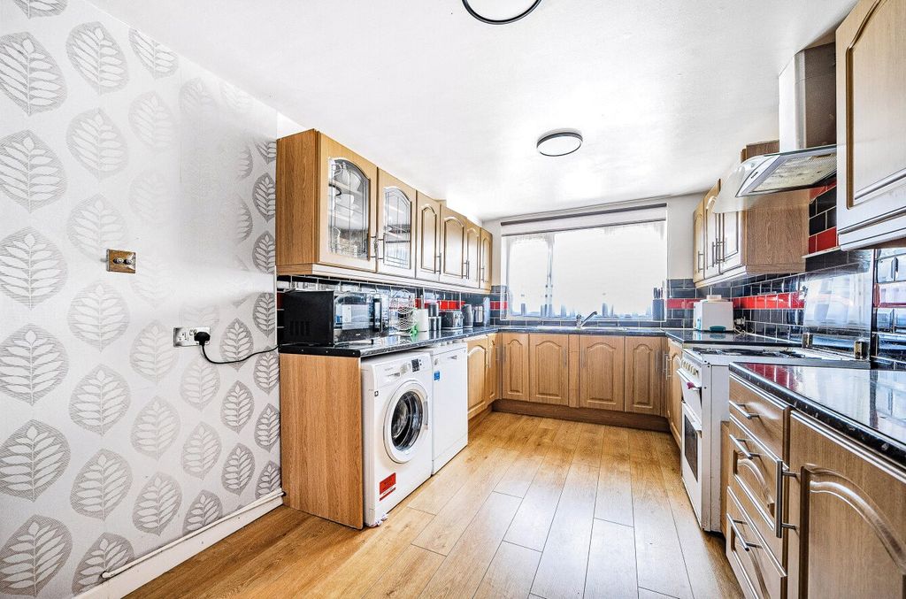 Property photo 3 of 18 Picture No. 05