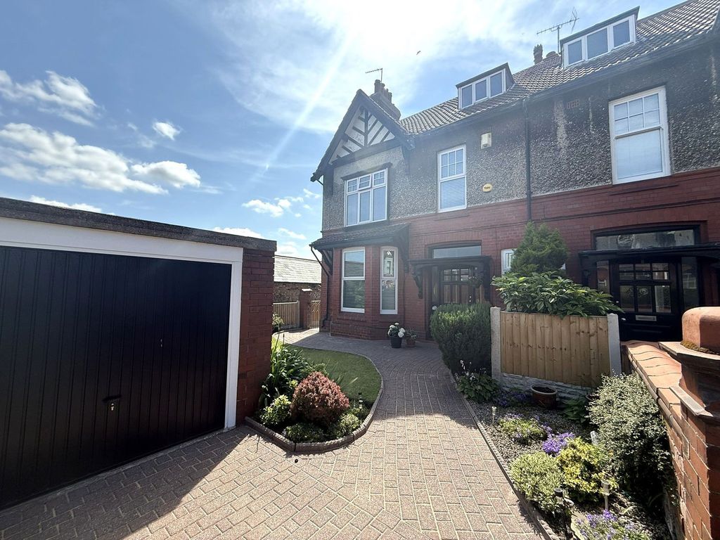 Property photo 1 of 26