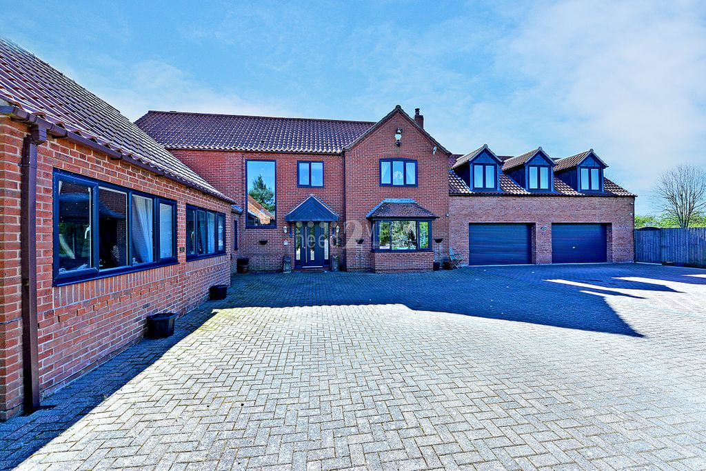 Property photo 2 of 74