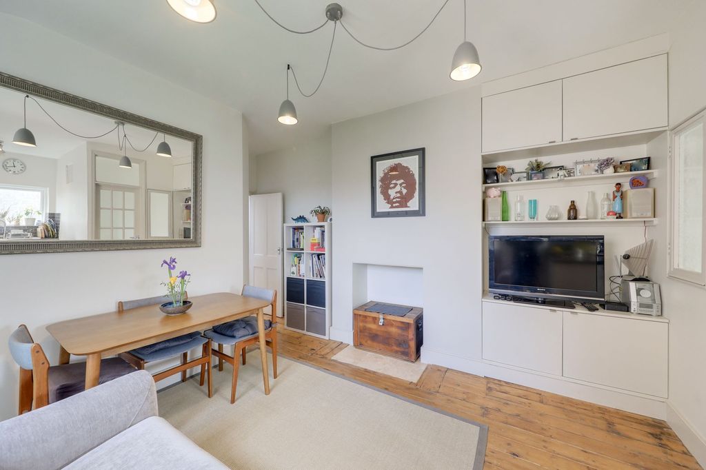 Property photo 3 of 14