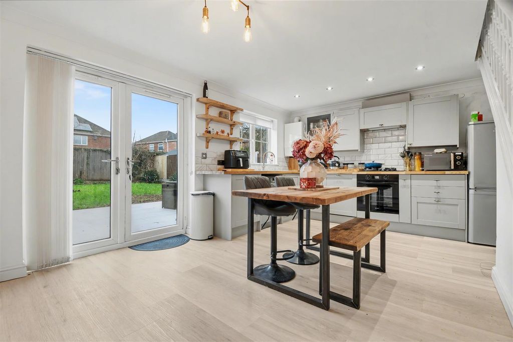 Property photo 2 of 21 Kitchen Diner