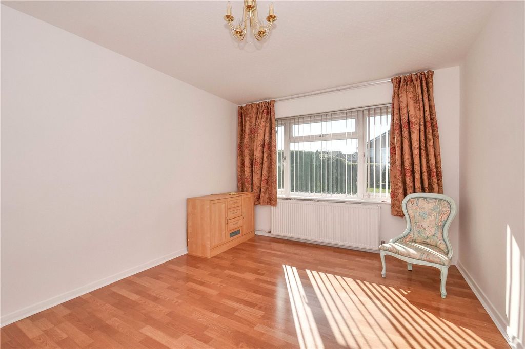 Property photo 3 of 19 Picture No. 02