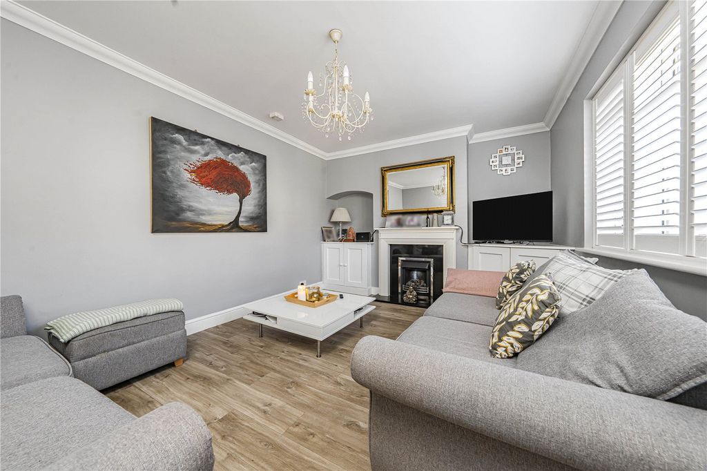 Property photo 2 of 20 Picture No. 27