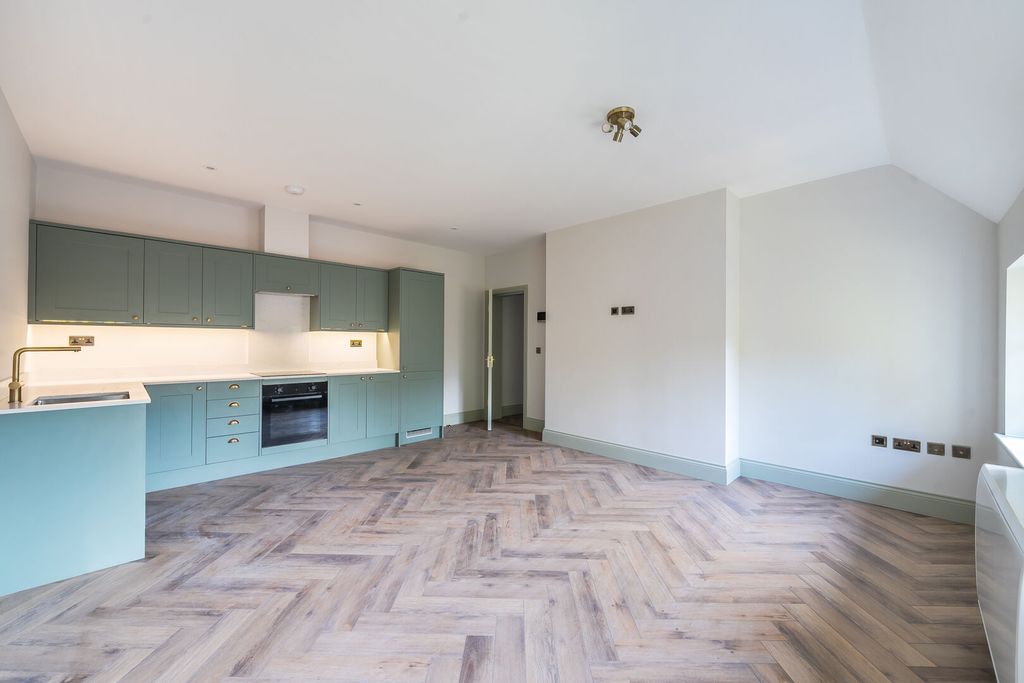 Property photo 3 of 12 1107609 (12)