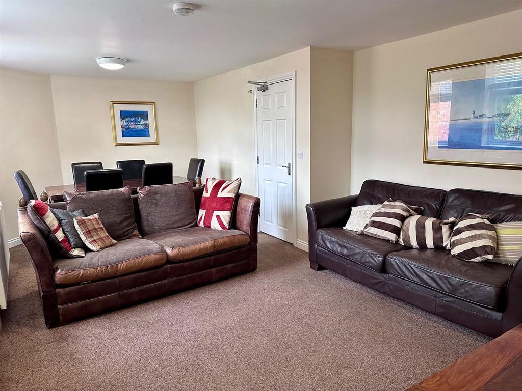 Property photo 3 of 14 Lounge 2.Jpg