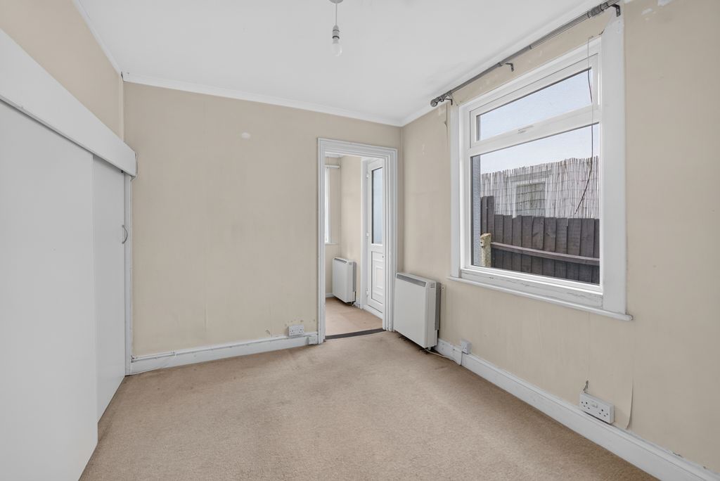 Property photo 3 of 11 A6704878