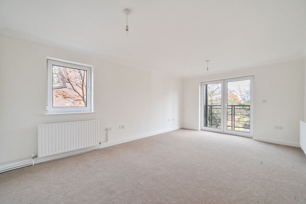 Property photo 2 of 20 Sitting Room