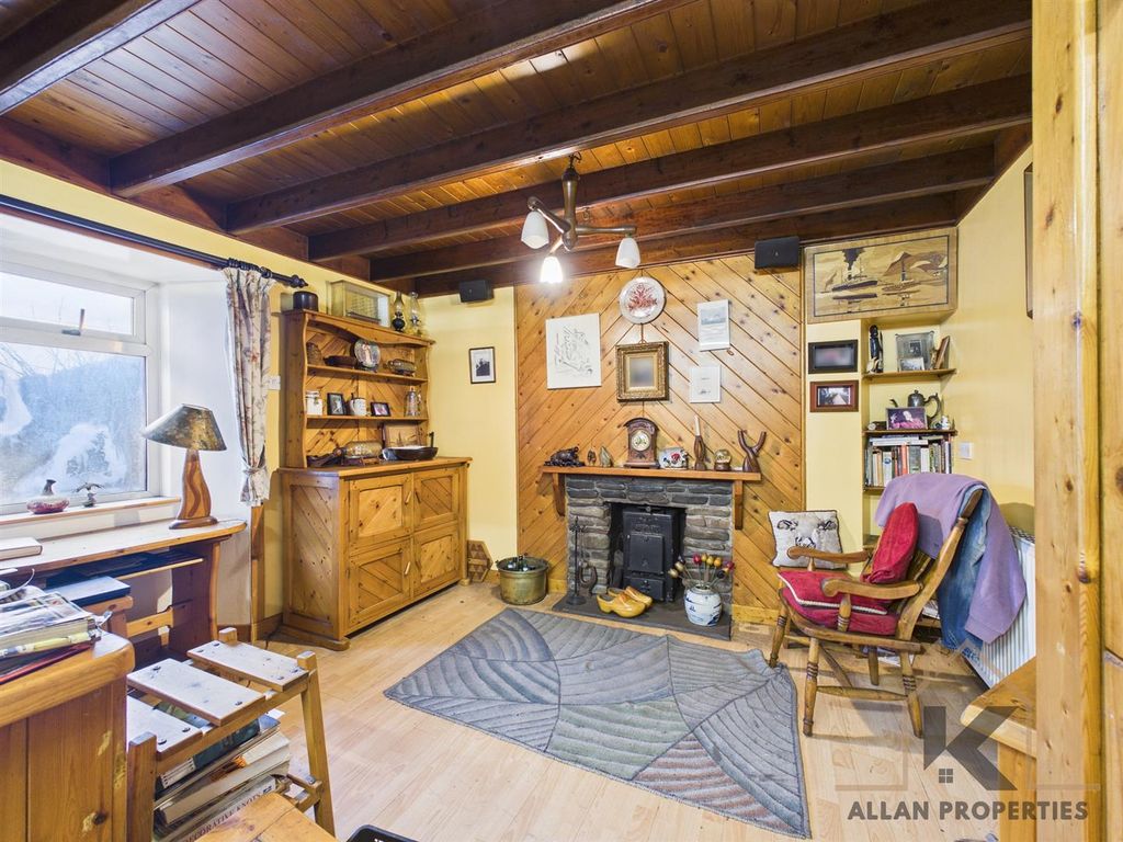 Property photo 3 of 26