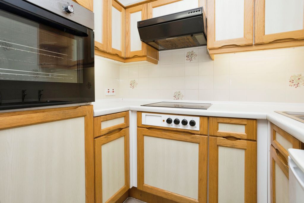 Property photo 3 of 13 Kitchen