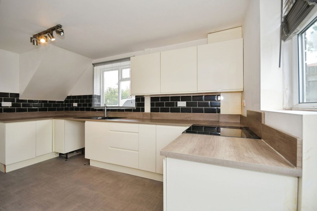 Property photo 2 of 18 Pbox-Img.Jpg