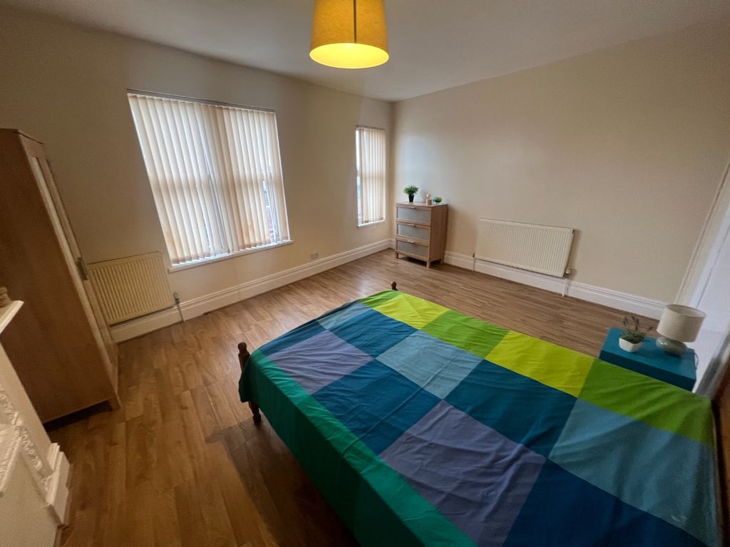 Property photo 2 of 4 4669651