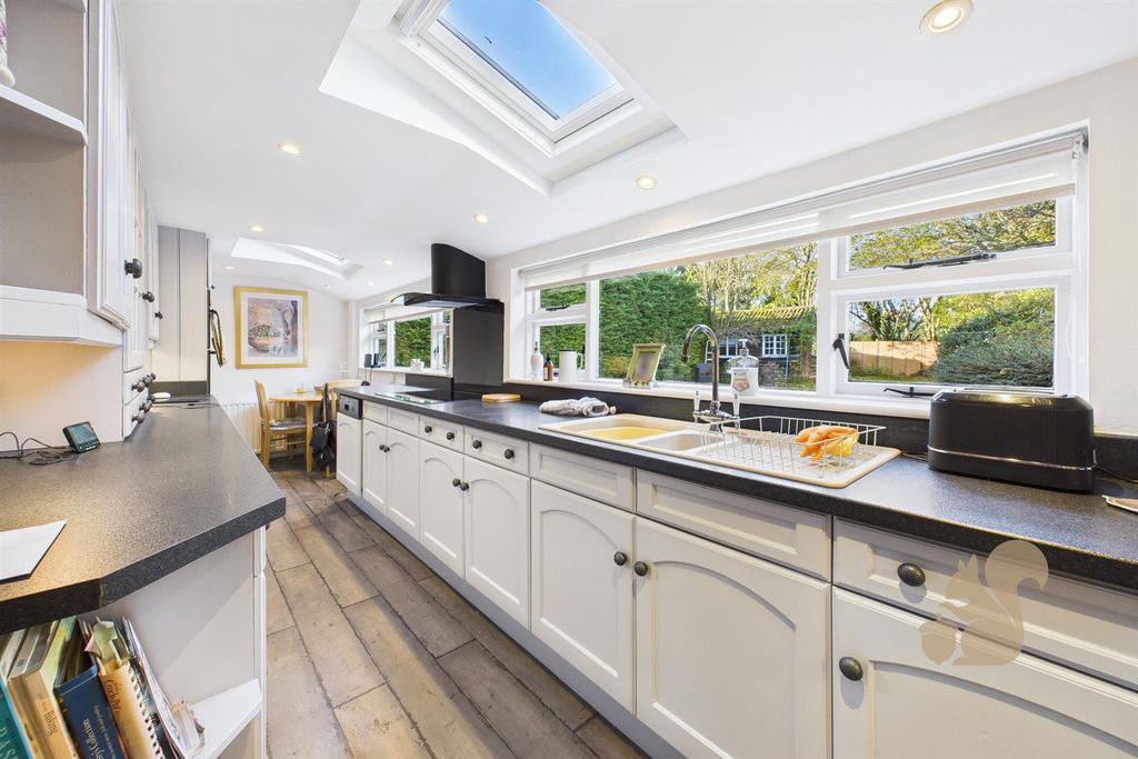 Property photo 2 of 17 Kitchen