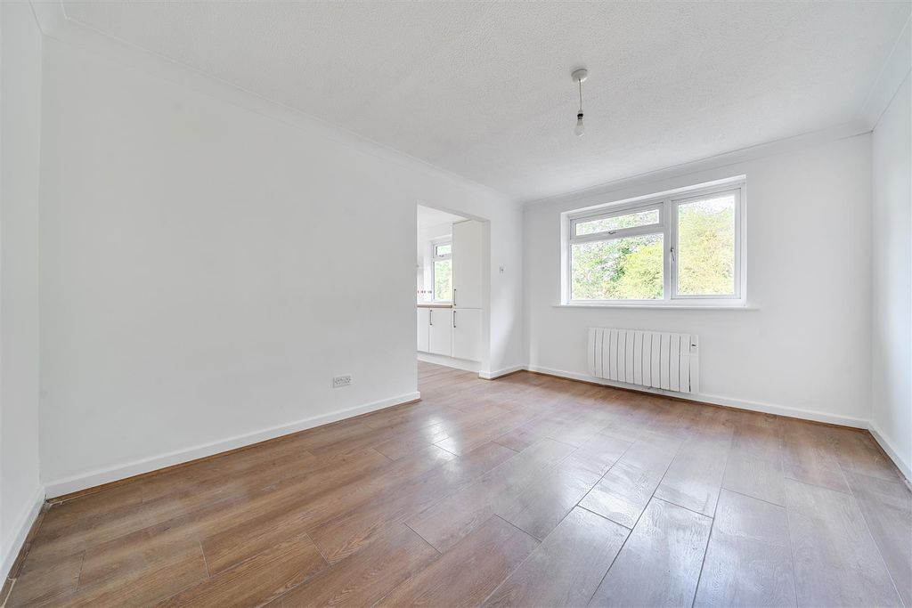 Property photo 2 of 15 1-6A58Ddbc7E8E8-1495431-17-6A58996E8Df58-1.Jpg
