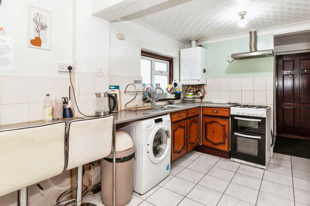 Property photo 3 of 17