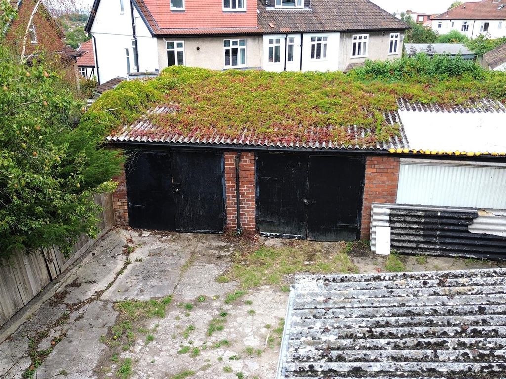 Property photo 2 of 12 Garage 8 At Palmerston Road.Jpg