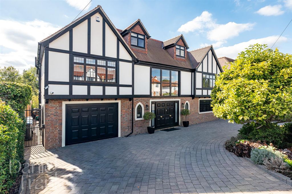 Property photo 2 of 56