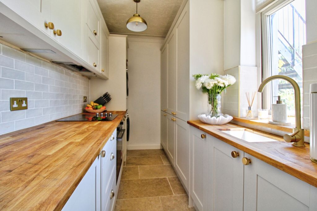 Property photo 3 of 16 13