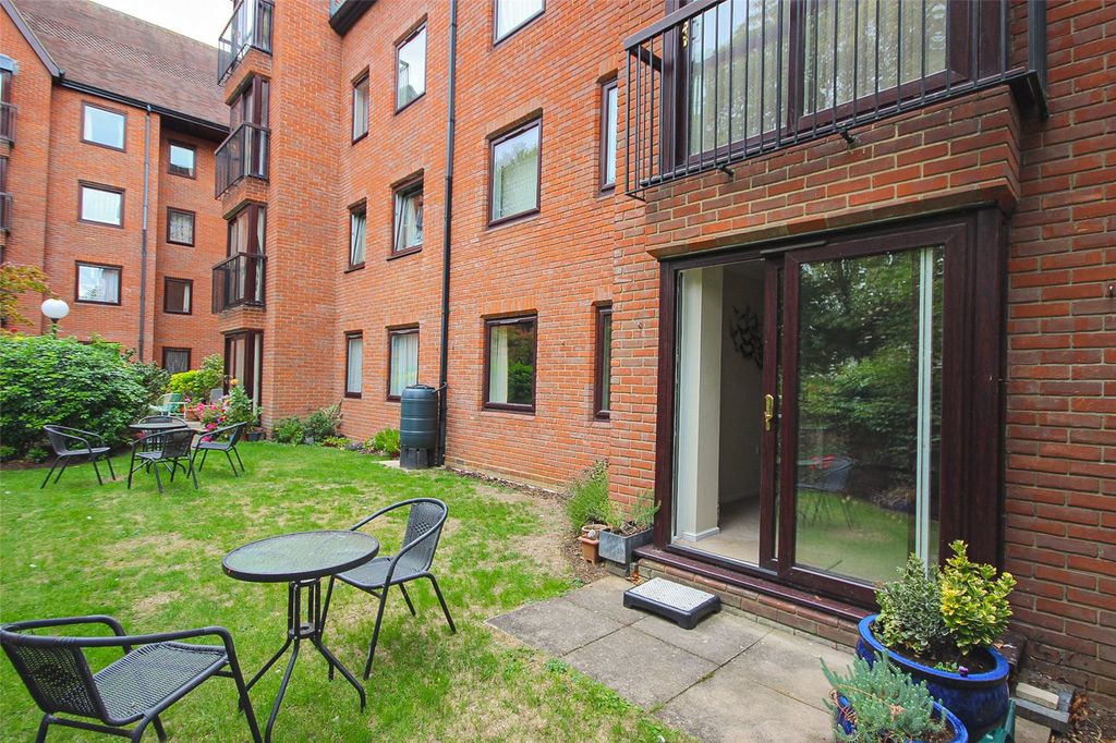Property photo 1 of 16 Picture No. 17