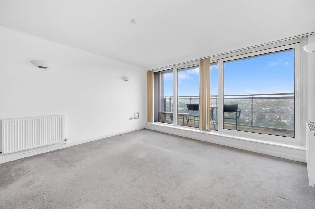Property photo 2 of 24