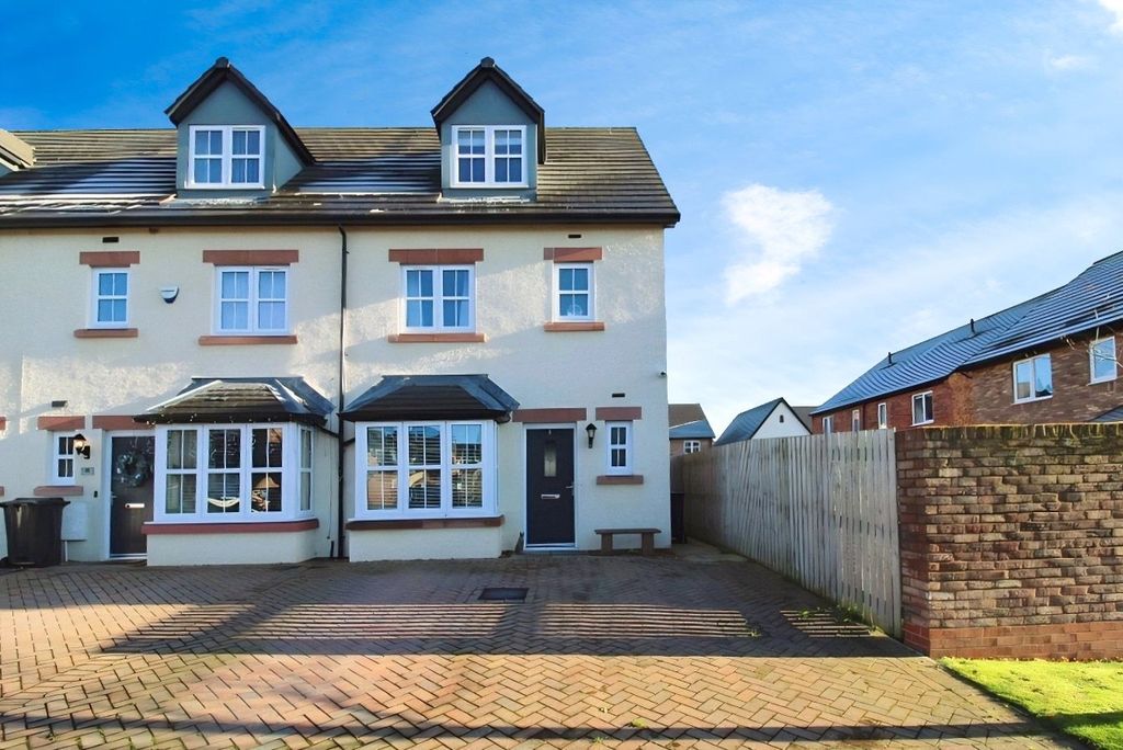 Property photo 1 of 12 External