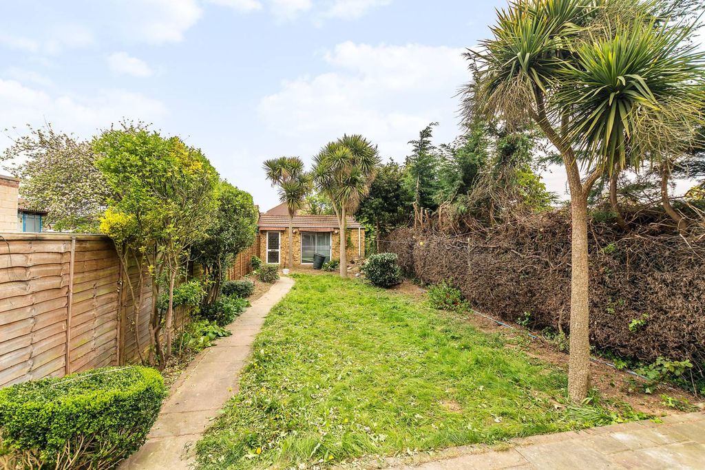 Property photo 3 of 13