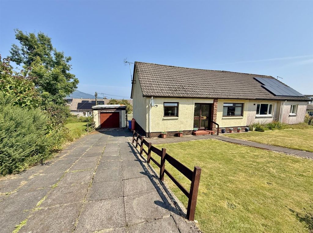 Property photo 1 of 36 15 Brathwic Terrace Front And Driveway