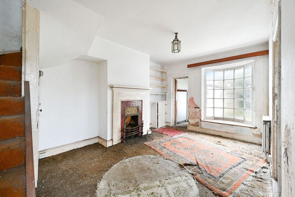 Property photo 3 of 12