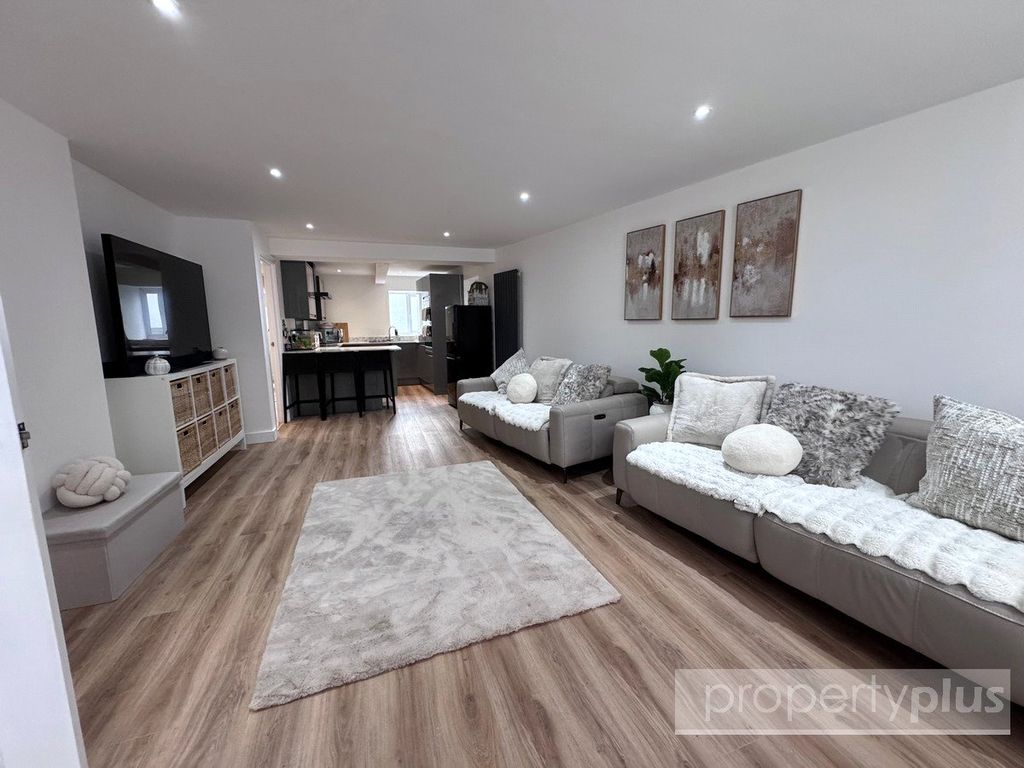 Property photo 2 of 13 Picture No. 09