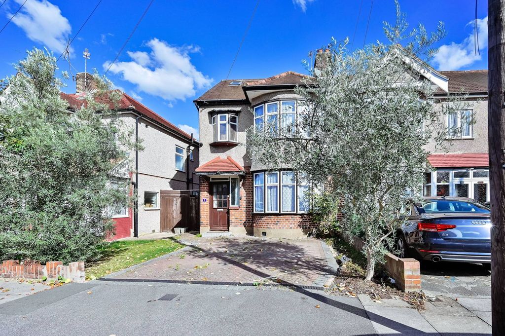 Property photo 2 of 19