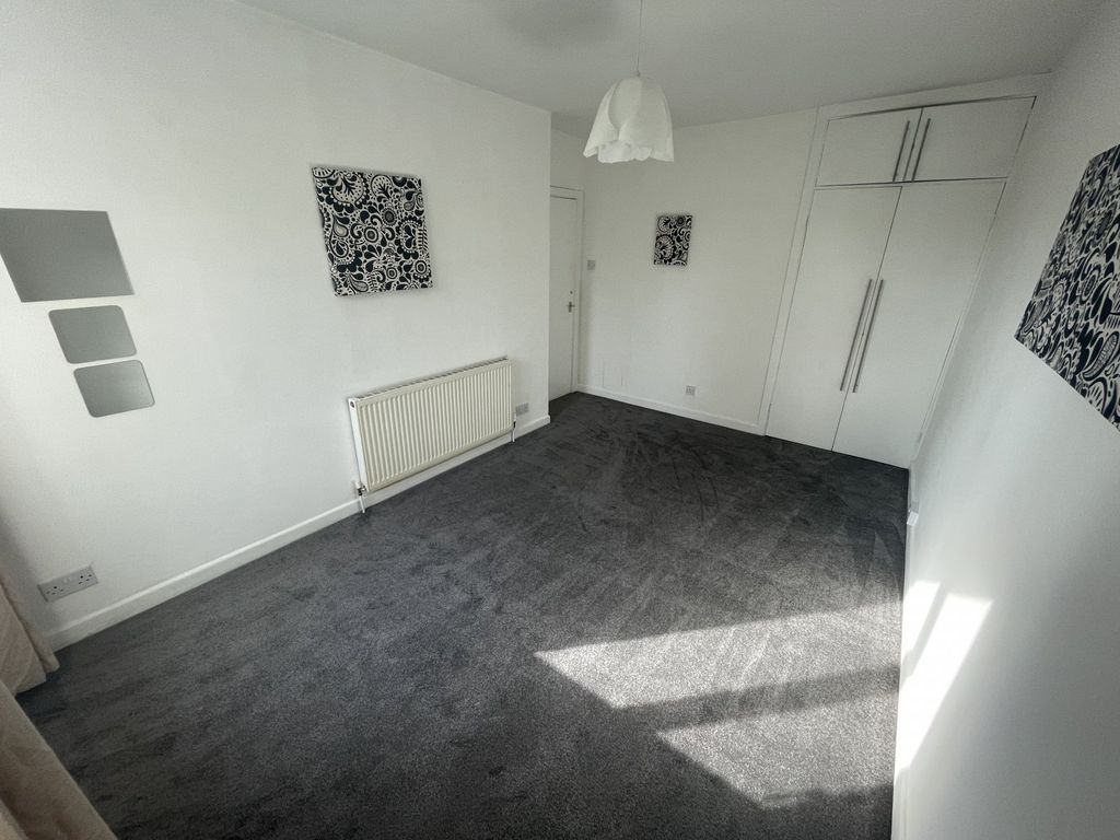 Property photo 3 of 13 Picture No. 32