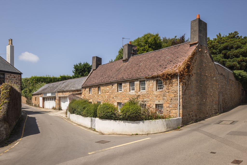 Property photo 1 of 7