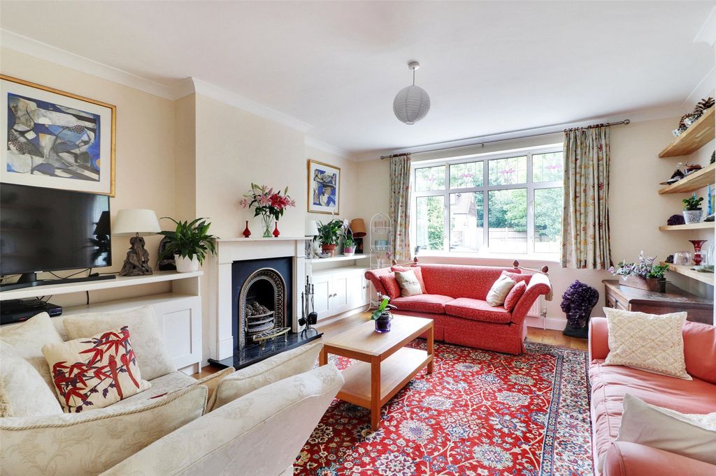 Property photo 2 of 14 Sitting Room